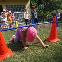 SPORTOWE WAKACJE. SKOKI! RZUTY! RÓWNOWAŻNIE! (9)