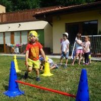 SPORTOWE WAKACJE. SKOKI! RZUTY! RÓWNOWAŻNIE! (11)