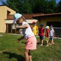 SPORTOWE WAKACJE. SKOKI! RZUTY! RÓWNOWAŻNIE! (15)