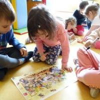 MRÓWKA ZA MRÓWKĄ (1)