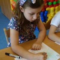 MRÓWKA ZA MRÓWKĄ (4)