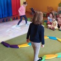 ZMYSŁOWE DOŚWIADCZANIE - MAGICZNY DYWAN (5)