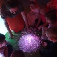 ZMYSŁOWE DOŚWIADCZANIE - ŚWIATŁO I KOLOR (12)