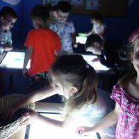 ZMYSŁOWE DOŚWIADCZANIE - ŚWIATŁO I KOLOR (11)