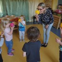 ZMYSŁOWE DOŚWIADCZANIE - RUCH I DŹWIĘK (3)