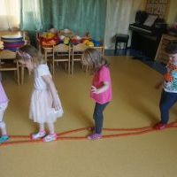 ZMYSŁOWE DOŚWIADCZANIE - RUCH I DŹWIĘK (5)