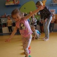 ZMYSŁOWE DOŚWIADCZANIE - RUCH I DŹWIĘK (15)