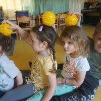 ZMYSŁOWE DOŚWIADCZANIE - RUCH I DŹWIĘK (10)