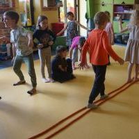 ZMYSŁOWE DOŚWIADCZANIE - RUCH I DŹWIĘK (9)