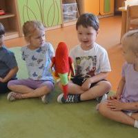 LATO W DŻUNGLI Z PAPUGĄ TRUSKAWKĄ (4)