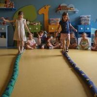 LATO W DŻUNGLI Z PAPUGĄ TRUSKAWKĄ (5)