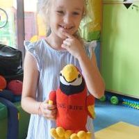 LATO W DŻUNGLI Z PAPUGĄ TRUSKAWKĄ (6)