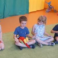 LATO W DŻUNGLI Z PAPUGĄ TRUSKAWKĄ (3)