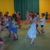 LATO W DŻUNGLI Z PAPUGĄ TRUSKAWKĄ (5)