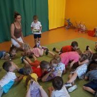 LATO W DŻUNGLI Z PAPUGĄ TRUSKAWKĄ (8)