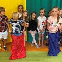 SPOTROWE WAKACJE. SKACZEMY JAK ŻABY (1)