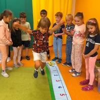 SPOTROWE WAKACJE. SKACZEMY JAK ŻABY (3)