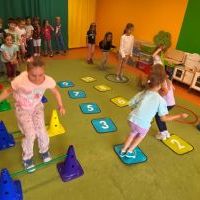 SPOTROWE WAKACJE. SKACZEMY JAK ŻABY (8)