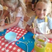 WAKACYJNE KUCHARZENIE. OWOCOWE SMOOTHIE (18)