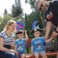 MIĘDZY NAMI PIRATAMI (4)