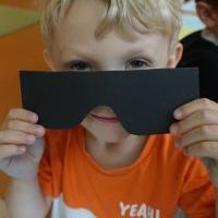PRZEZ SŁONECZNE OKULARY (2)
