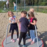 ZABAWY POD CHMURKĄ (2)