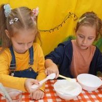 MUSUJĄCE KULKI DO KĄPIELI W DYNIOWYCH KSZTAŁTACH (7)