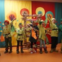 ZIELONY KAPTUREK I LEŚNE LUDKI (1)