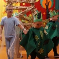 ZIELONY KAPTUREK I LEŚNE LUDKI (10)