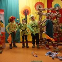 ZIELONY KAPTUREK I LEŚNE LUDKI (3)