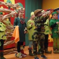 ZIELONY KAPTUREK I LEŚNE LUDKI (12)