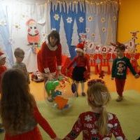 MIKOŁAJE Z RÓŻNYCH STRON ŚWIATA (8)