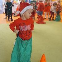 MIKOŁAJE Z RÓŻNYCH STRON ŚWIATA (11)