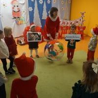 MIKOŁAJE Z RÓŻNYCH STRON ŚWIATA (13)