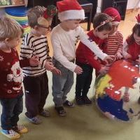 MIKOŁAJE Z RÓŻNYCH STRON ŚWIATA (2)