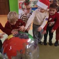 MIKOŁAJE Z RÓŻNYCH STRON ŚWIATA (5)
