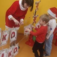 MIKOŁAJE Z RÓŻNYCH STRON ŚWIATA (14)