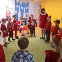 MIKOŁAJE Z RÓŻNYCH STRON ŚWIATA (17)