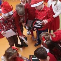 MIKOŁAJE Z RÓŻNYCH STRON ŚWIATA (18)