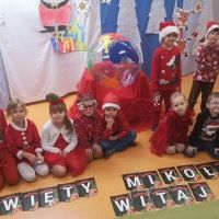 MIKOŁAJE Z RÓŻNYCH STRON ŚWIATA (1)