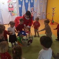 MIKOŁAJE Z RÓŻNYCH STRON ŚWIATA (5)