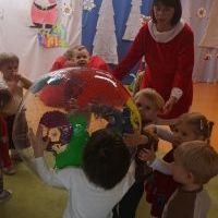 MIKOŁAJE Z RÓŻNYCH STRON ŚWIATA (6)
