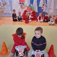 MIKOŁAJE Z RÓŻNYCH STRON ŚWIATA (8)
