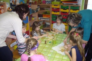 LEPIMY Z GLINY PREZENTY DLA MAMY