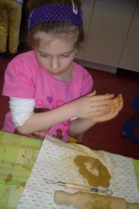 LEPIMY Z GLINY PREZENTY DLA MAMY