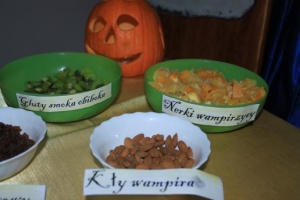 SZCZERBATA DYNIA ZAPRASZA NA BAL