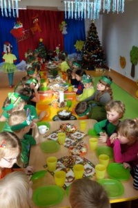 ŻYCZYMY WAM WESOŁYCH ŚWIĄT