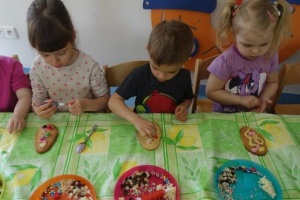 PISANKOWE OZDABIANIE