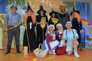 TEATR RODZICÓW PRZEDSTAWIA JASIA I MAŁGOSIĘ