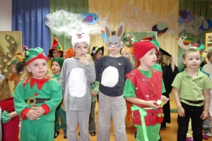 CZAROWNICE Z LASU I MNÓSTWO HAŁASU